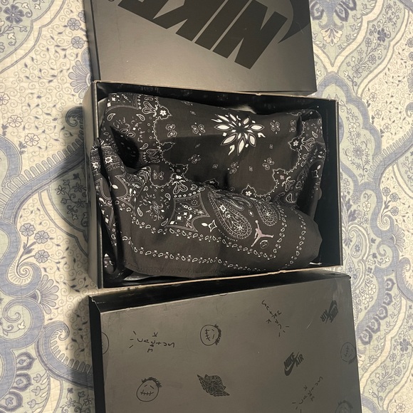 COPY - Jordan 1 Retro Low OG SP Travis Scott Black Phantom - Picture 4 of 10